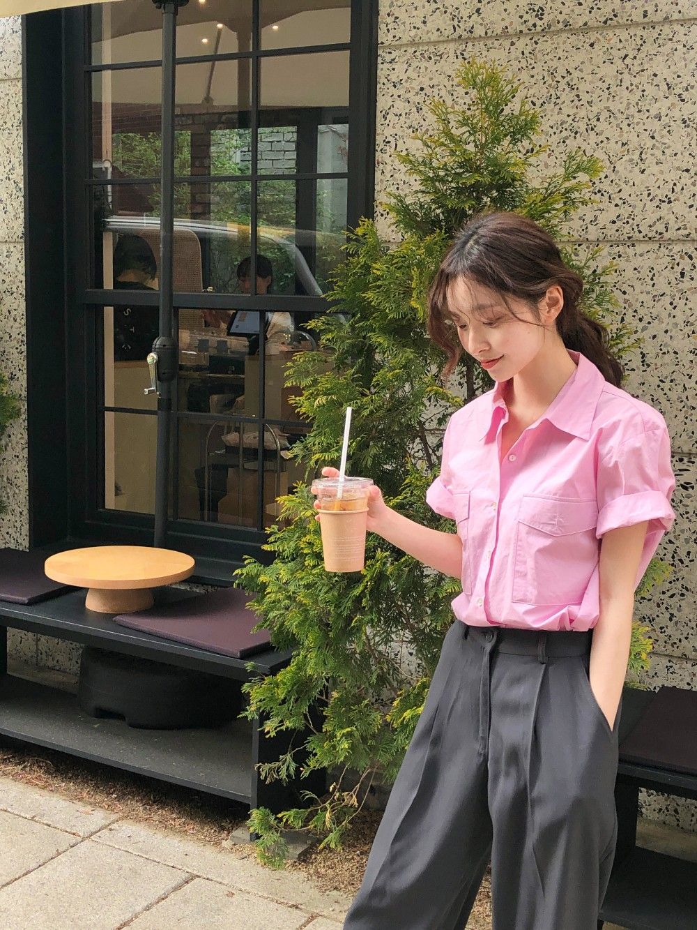 Lương cao phải tăng ca, lương thấp thì 5h chiều được về: Bất ngờ với lựa chọn của dân văn phòng Gen Z- Ảnh 1. Lương cao phải tăng ca, lương thấp thì 5h chiều được về: Bất ngờ với lựa chọn của dân văn phòng Gen Z- Ảnh 1.