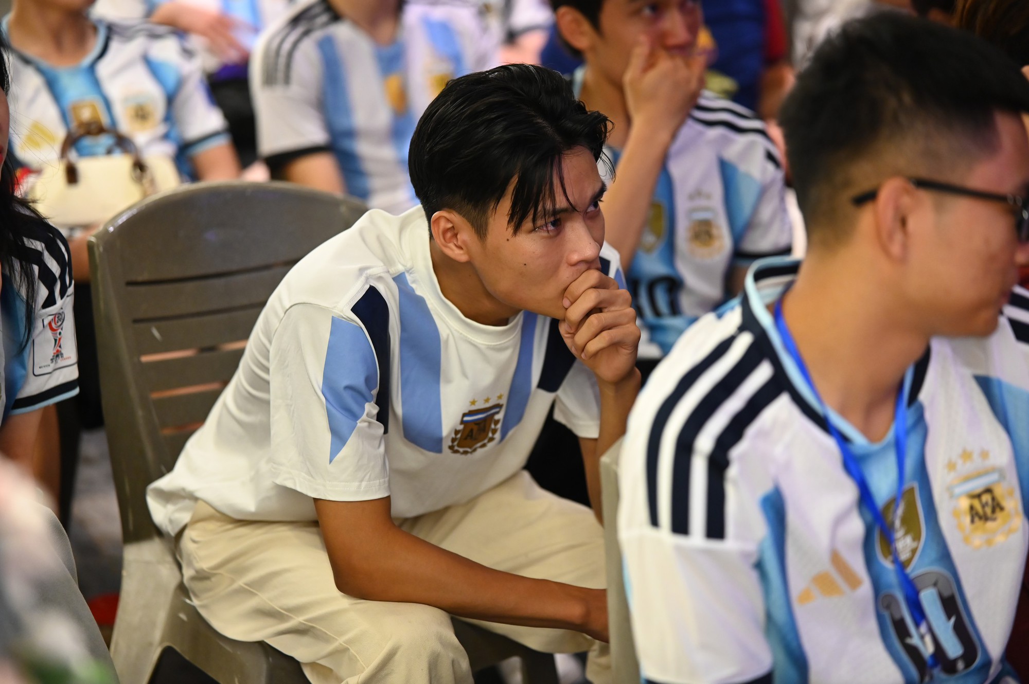 Nhìn lại một đêm buồn của các CĐV khi Argentina không có nổi một cú sút trong 90 phút - Ảnh 34. Nhìn lại một đêm buồn của các CĐV khi Argentina không có nổi một cú sút trong 90 phút - Ảnh 34.