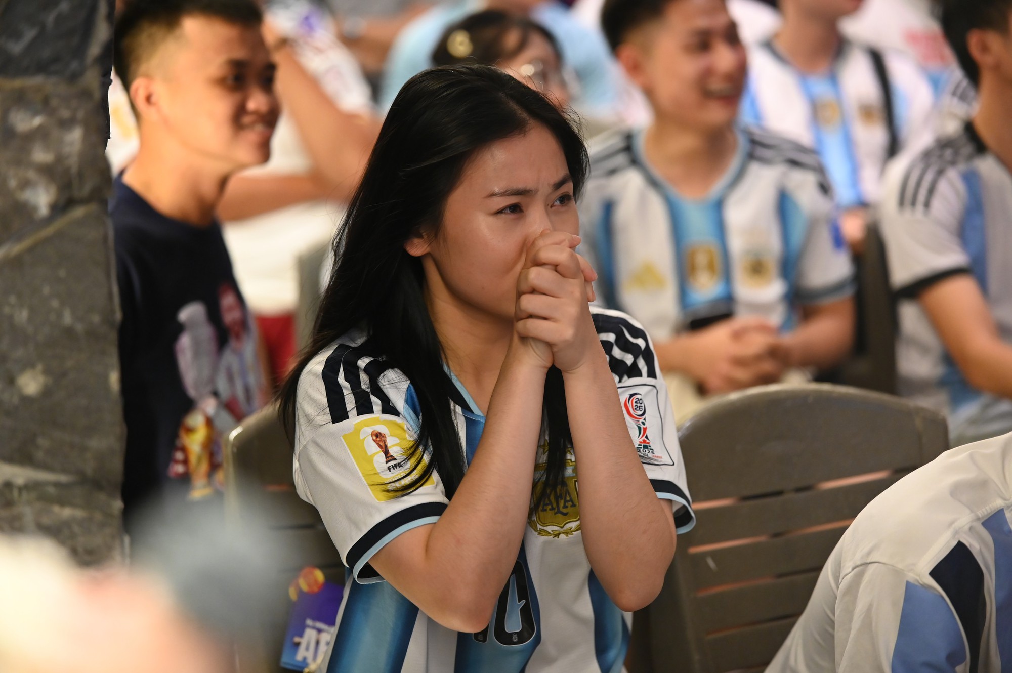 Nhìn lại một đêm buồn của các CĐV khi Argentina không có nổi một cú sút trong 90 phút - Ảnh 33. Nhìn lại một đêm buồn của các CĐV khi Argentina không có nổi một cú sút trong 90 phút - Ảnh 33.