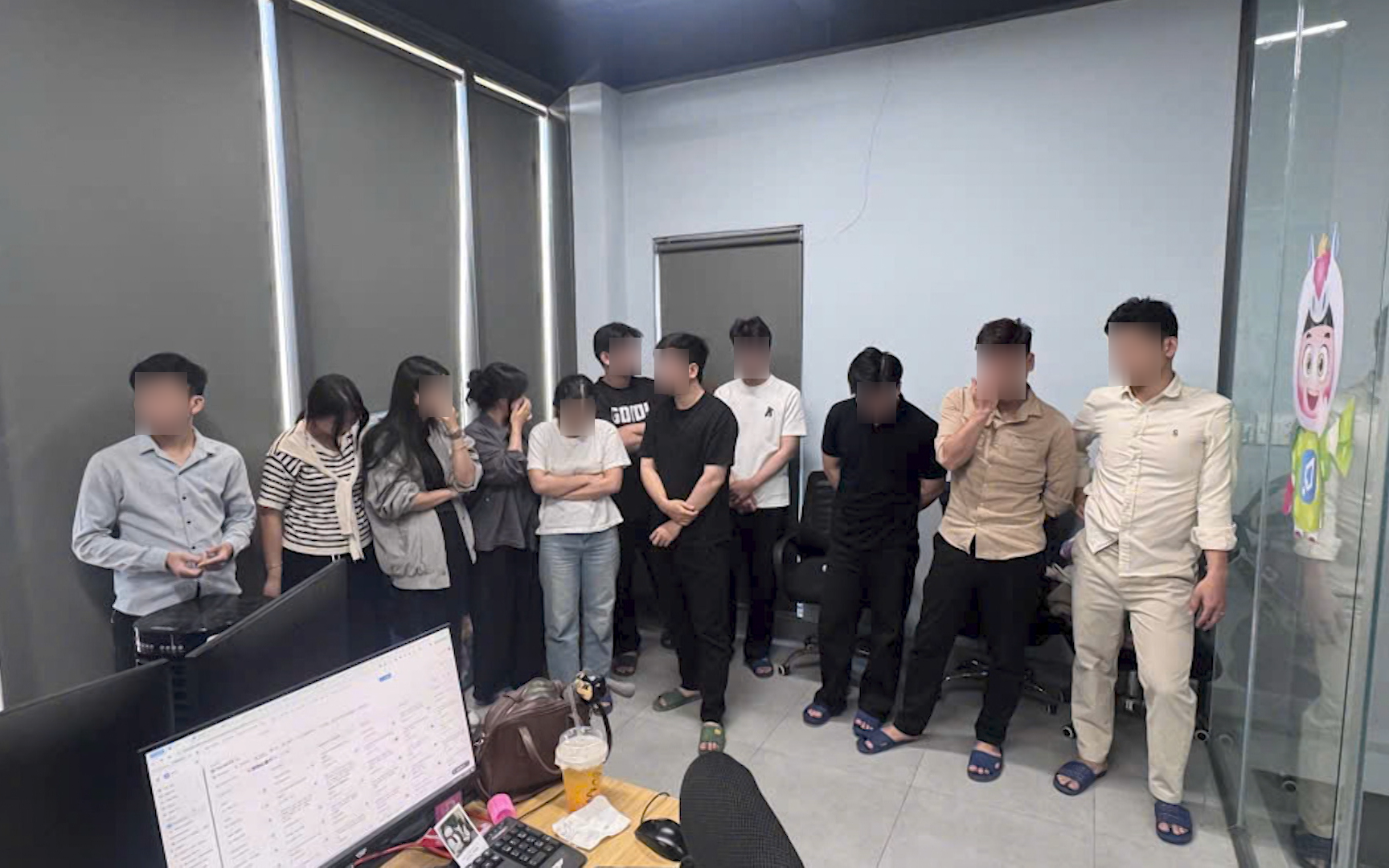 Triệt phá đường dây lừa đảo núp bóng “Hệ sinh thái khởi nghiệp” Canvanex, chiếm đoạt hơn 100 tỷ đồng - Ảnh 7.