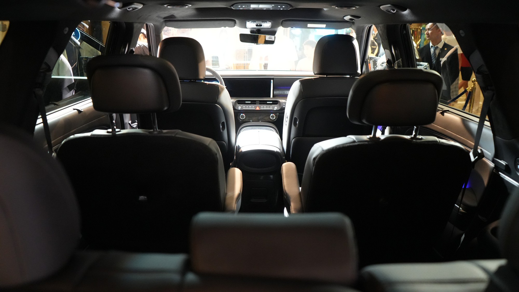 Bộ đôi SUV hybrid mới của Hyundai lần đầu xuất hiện trước công chúng Việt Nam: Đông đảo người dân đến xem, giá dự kiến từ hơn 1 tỷ đồng, lịch ra mắt đã được hé lộ - Ảnh 23.