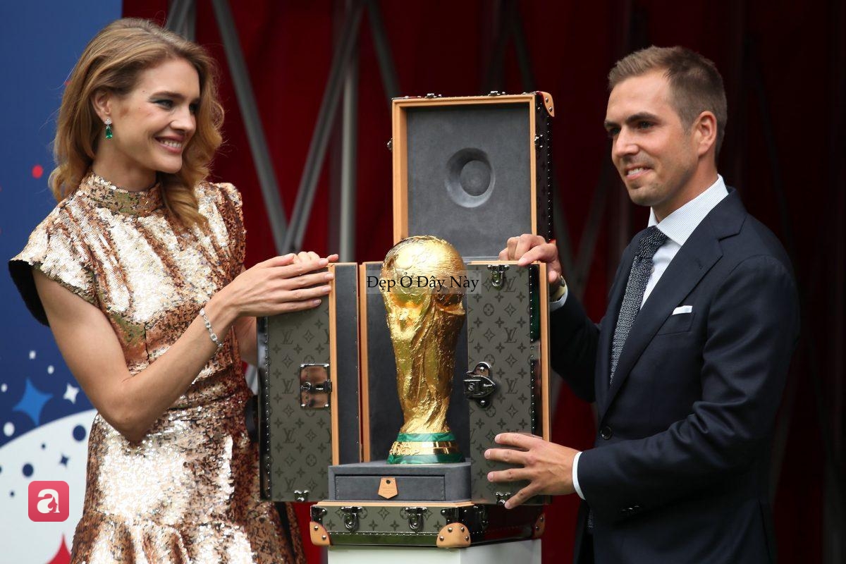 Chiếc vali xuất hiện 30 giây tại World Cup nhưng giúp Louis Vuitton thắng lớn suốt 15 năm- Ảnh 8.