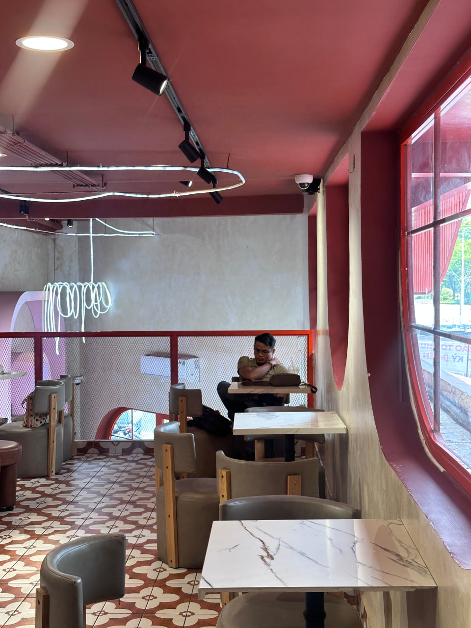 Tiệm bánh Sugar Town của nghệ sĩ Việt Hương hiện tại ra sao?- Ảnh 11.
