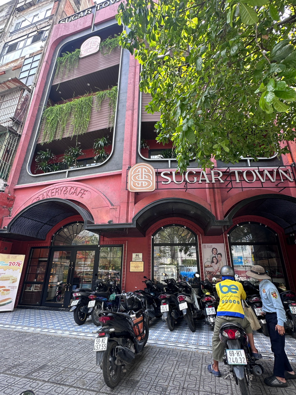 Tiệm bánh Sugar Town của nghệ sĩ Việt Hương hiện tại ra sao?- Ảnh 2.
