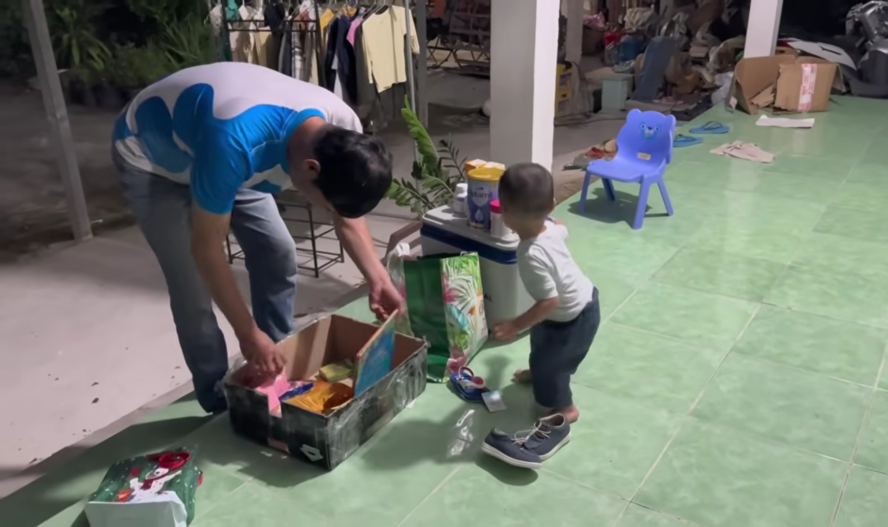 Nam diễn viên đi Úc về là chạy xe thẳng tới miền Tây vì một cô gái kém 26 tuổi- Ảnh 1.