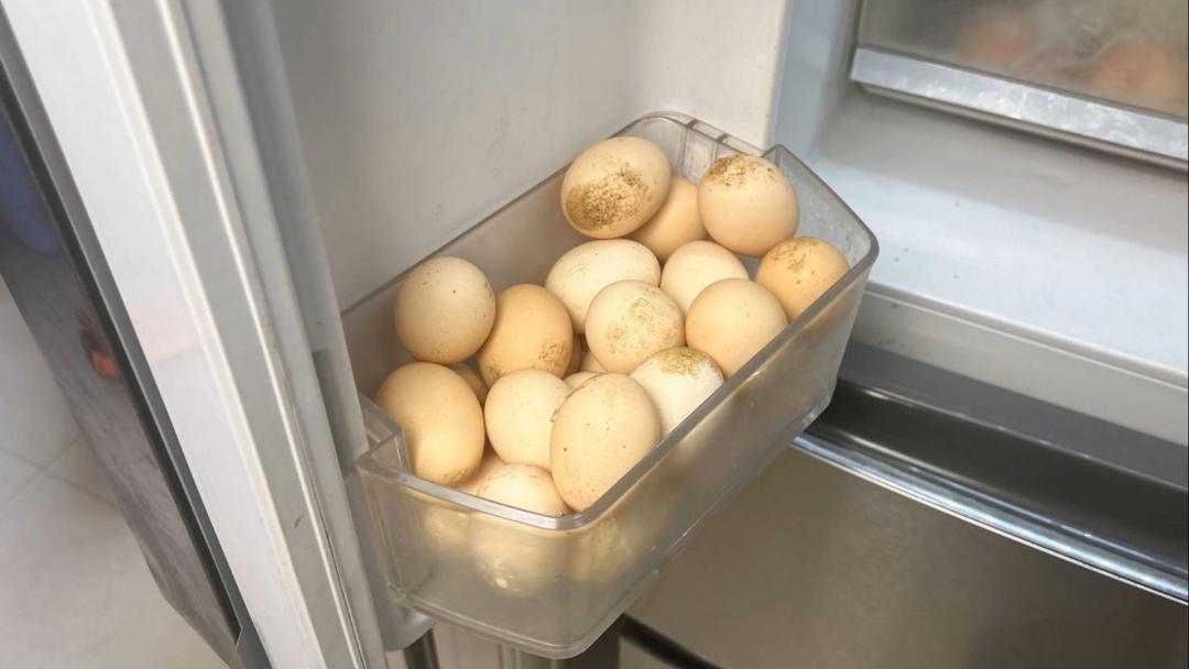 Đừng cất 4 loại thực phẩm này vào tủ lạnh theo thói quen: Loại đầu tiên nhiều gia đình đang làm sai - Ảnh 4.