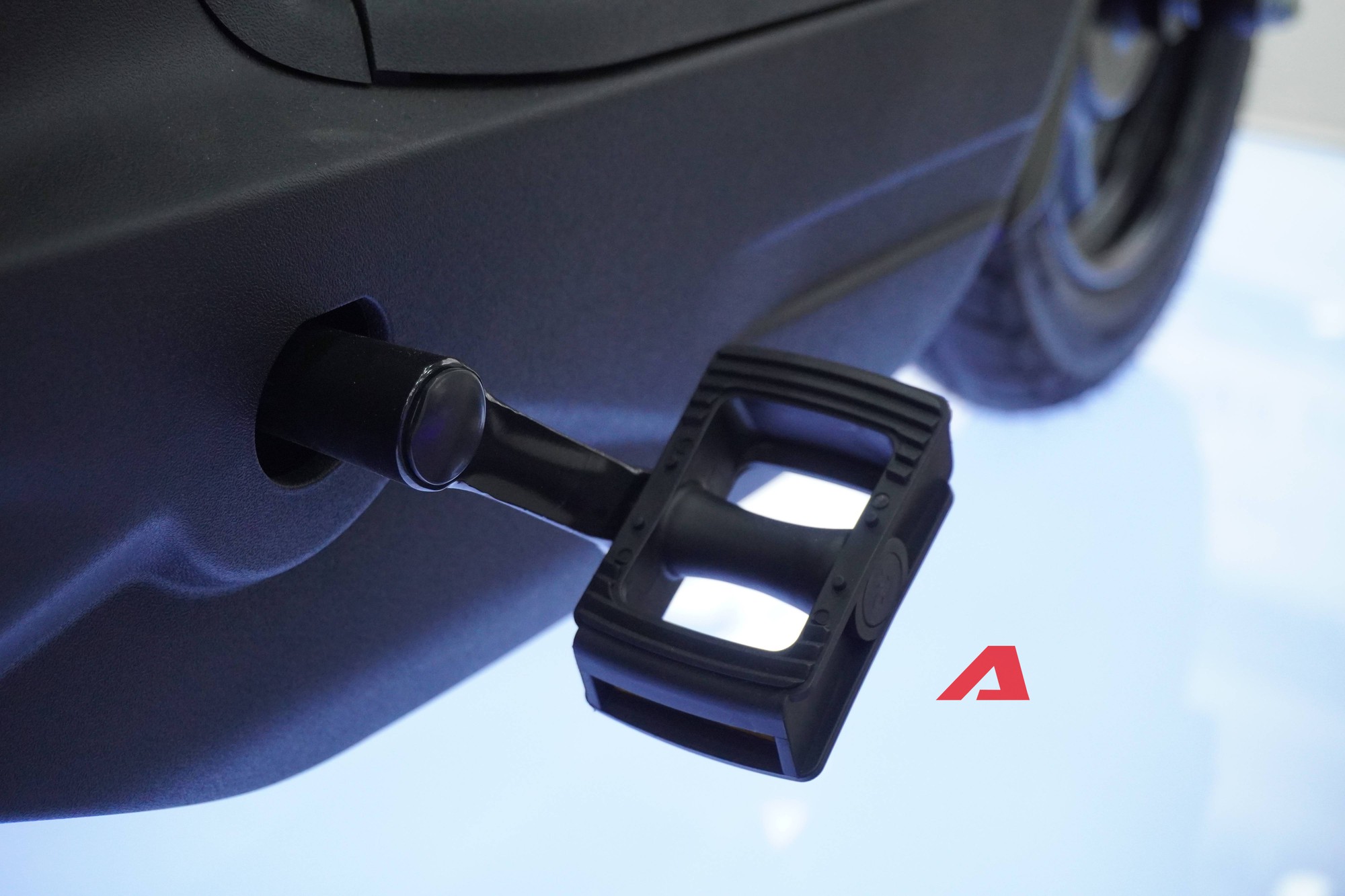 Xe máy điện VinFast Amio S về đại lý: Mẫu xe VinFast giá thấp nhất, khác biệt về vận hành, giá thực tế chưa đến 12 triệu đồng- Ảnh 7. Xe máy điện VinFast Amio S về đại lý: Mẫu xe VinFast giá thấp nhất, khác biệt về vận hành, giá thực tế chưa đến 12 triệu đồng- Ảnh 7.