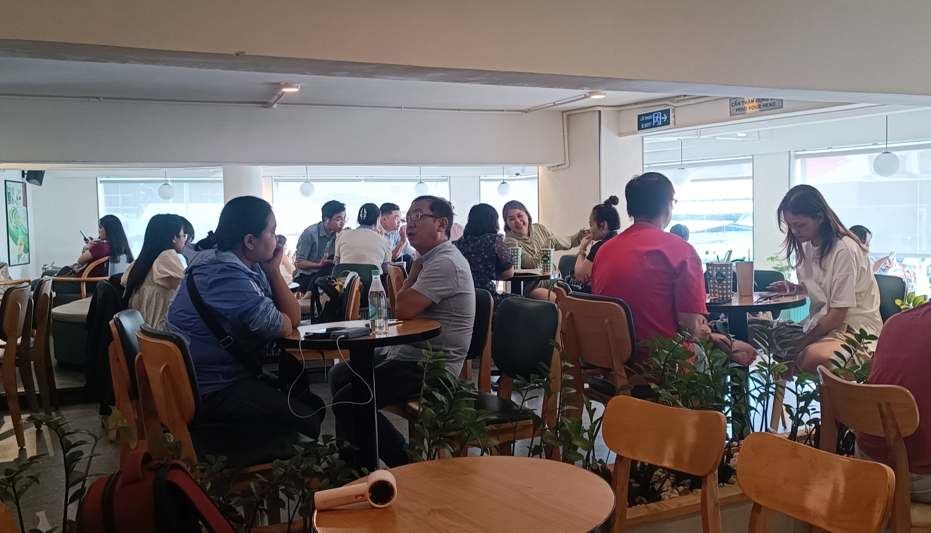 Từ 1/7 quy định mới về bản quyền nhạc: Ghi nhận hàng quán đồng loạt "tắt loa", vội vã đổi nhạc không lời- Ảnh 3.