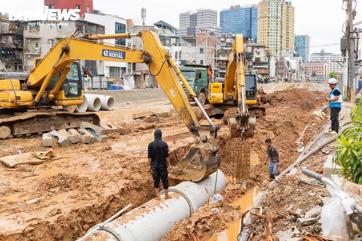 Hà Nội tăng tốc thi công đường 'đắt nhất hành tinh', quyết thông xe trước 2/9- Ảnh 11.