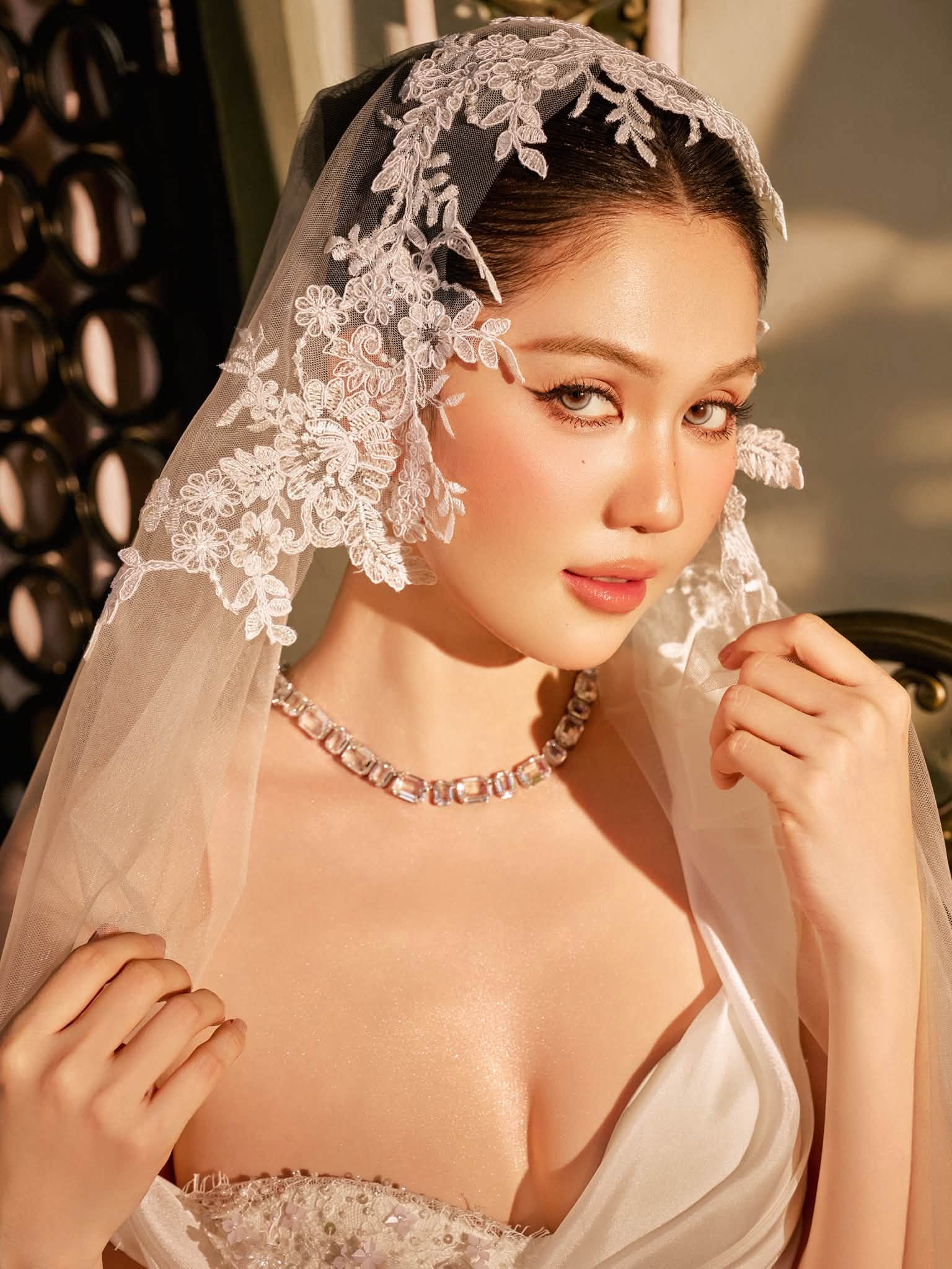 "Nữ hoàng nội y" Ngọc Trinh mặc váy cưới: "Cuối cùng mọi cố gắng rồi cũng được đền đáp" - Ảnh 4.