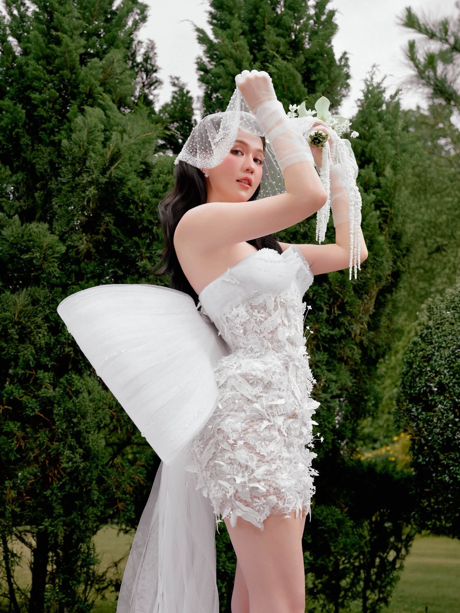 "Nữ hoàng nội y" Ngọc Trinh mặc váy cưới: "Cuối cùng mọi cố gắng rồi cũng được đền đáp" - Ảnh 6.