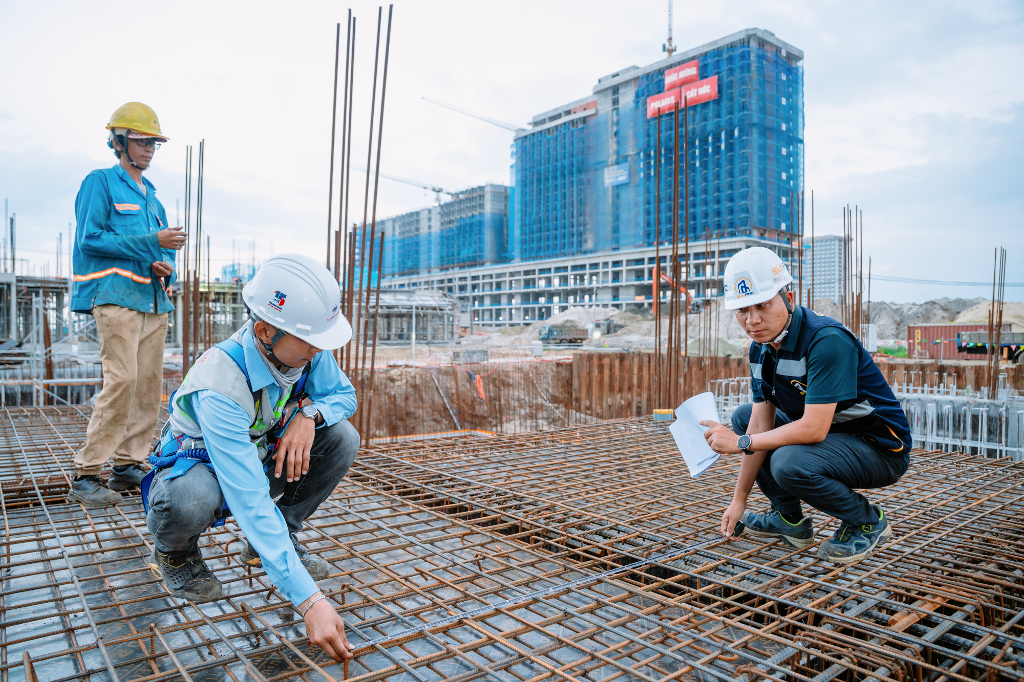 Ngắm hơn 1.000 m ống nhựa xếp liền nhau tạo nên kỷ lục thế giới trong công viên có 10.000 cây dừa ở TP.HCM - Ảnh 8.