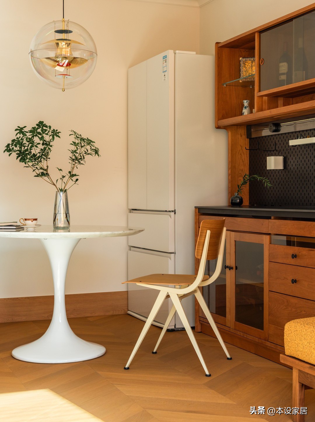 Căn hộ 47m² được cải tạo thành 2 phòng ngủ, 2 phòng khách khiến nhiều người bất ngờ: Bài toán tối ưu không gian giúp gia chủ tiết kiệm cả trăm triệu đồng chi phí đổi nhà- Ảnh 8.