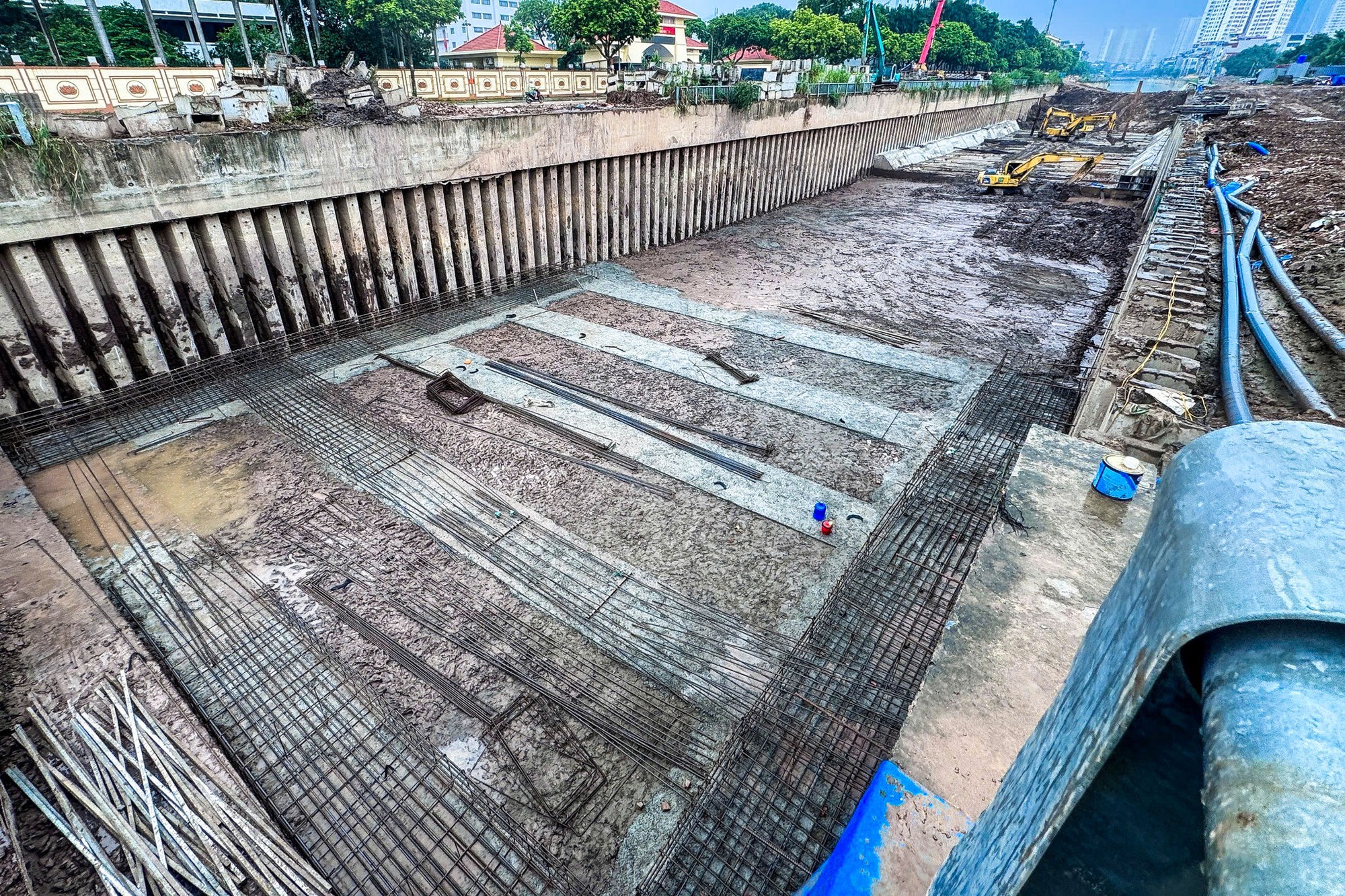 Kênh La Khê tăng tốc hoàn thiện, kỳ vọng nâng cao năng lực chống ngập phía Tây Hà Nội- Ảnh 9.