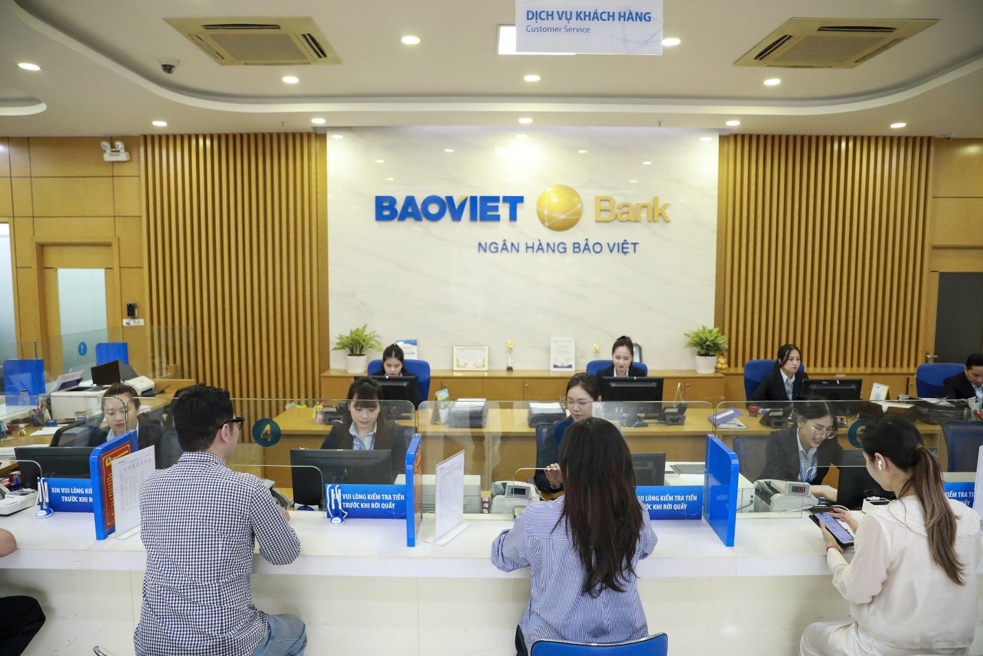 BAOVIET Bank ghi nhận kết quả kinh doanh khả quan trong 6 tháng đầu năm - Ảnh 2. BAOVIET Bank ghi nhận kết quả kinh doanh khả quan trong 6 tháng đầu năm - Ảnh 2.