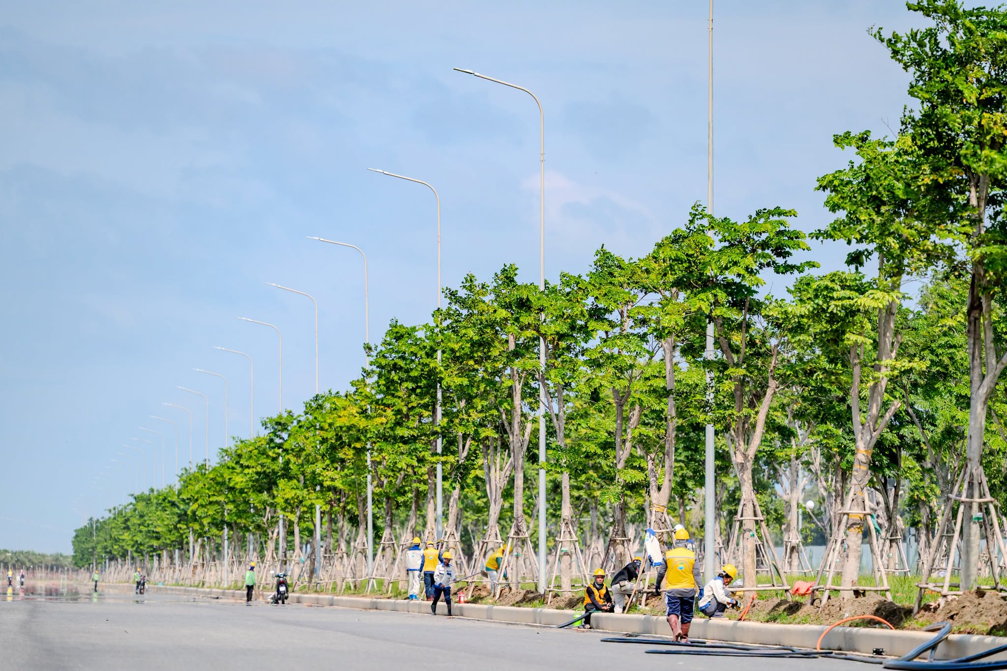 Bất ngờ với tiến độ siêu dự án 10 tỷ USD tại Cần Giờ: Hệ thống tuabin gió ngoài khơi dần thành hình, bàn giao nhà thấp tầng sau một tháng nữa - Ảnh 12.