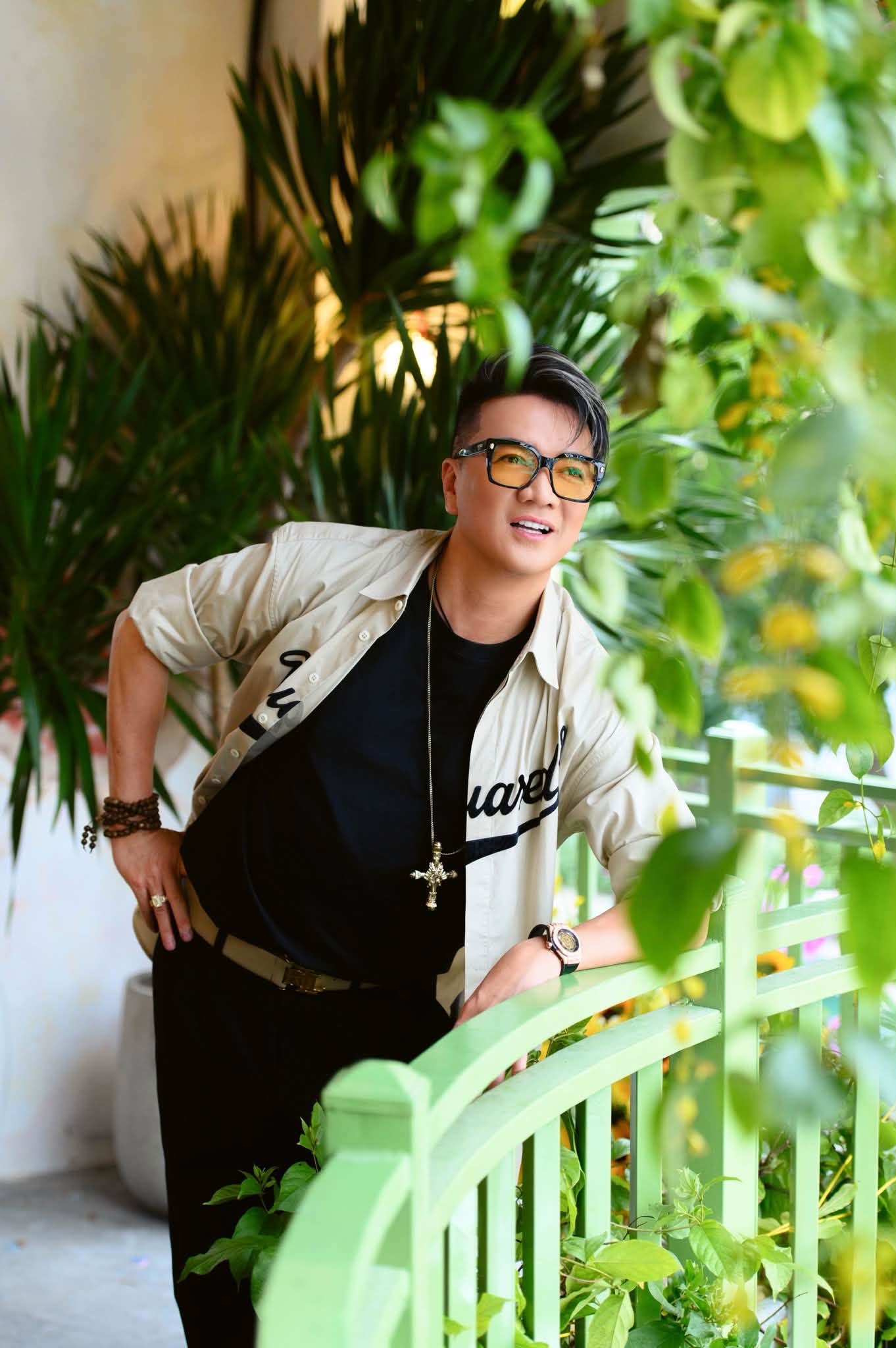 "Ông hoàng nhạc Việt" U60 đình đám một thời phải mượn áo để lên sân khấu khi đi hát ở Hà Nội - Ảnh 2.