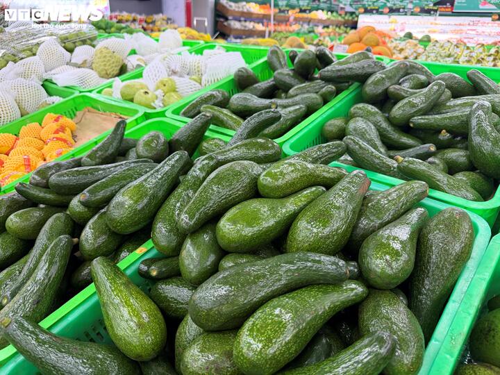 Bơ, sầu riêng rẻ chưa từng có, siêu thị hút khách mua sắm - Ảnh 5.