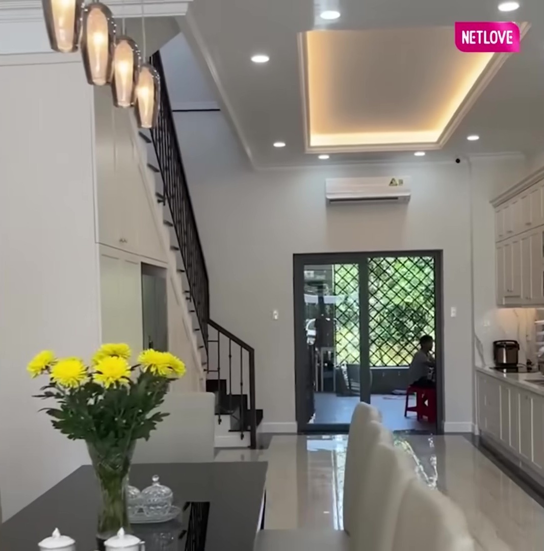Bên trong nhà nội của Lọ Lem ở Đồng Tháp, MC Quyền Linh xây để báo hiếu mẹ- Ảnh 4.