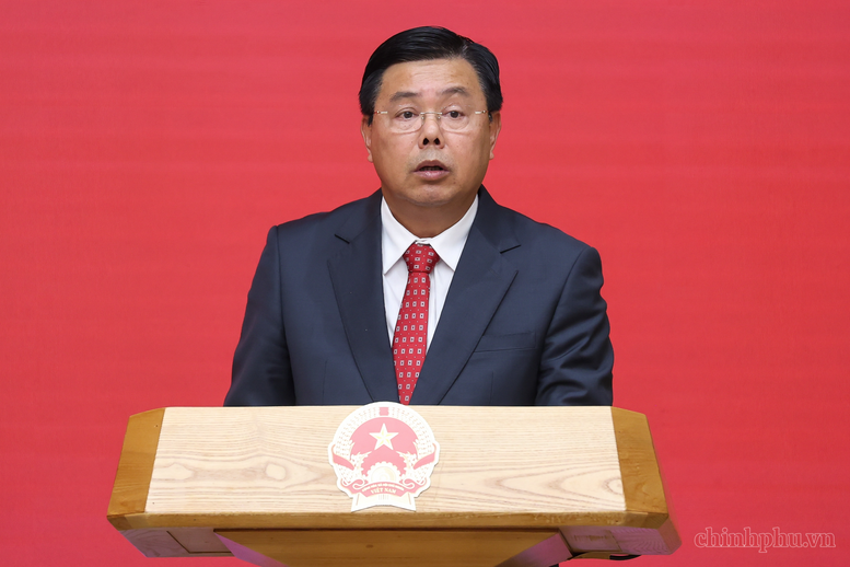 Thủ tướng trao quyết định giao Quyền Bộ trưởng Bộ Nội vụ; bổ nhiệm Thứ trưởng Thường trực Bộ Dân tộc và Tôn giáo- Ảnh 7.