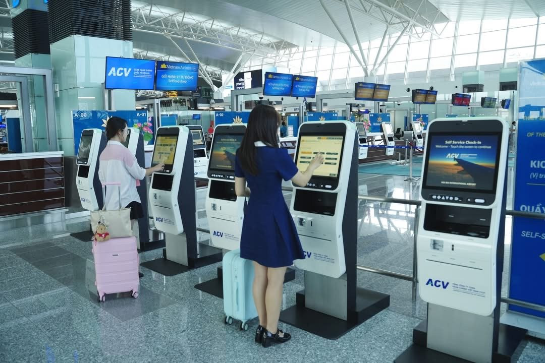 Tin vui với hàng triệu người Việt đi máy bay: Đã có thể gửi hành lý tự động, tiết kiệm đáng kể thời gian chờ đợi- Ảnh 1.