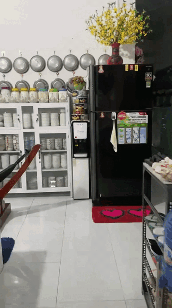 Trung bình căn bếp miền Tây: Nồi niêu xoong chảo treo ê hề, nó ngăn nắp mà nó OCD thế lại hay! - Ảnh 9.