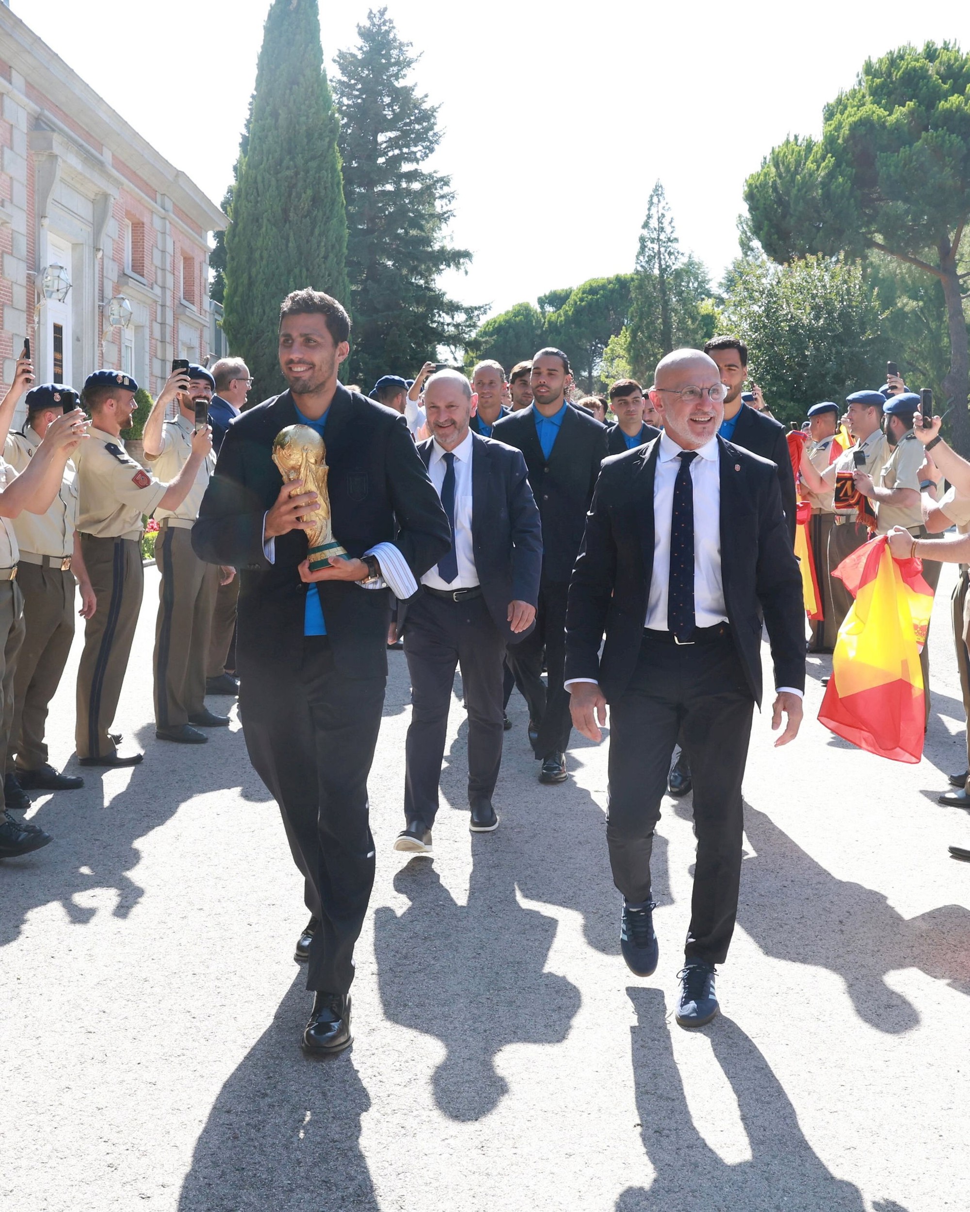 Nhà vô địch World Cup 2026 gây sốt với diện mạo sang trọng sau ngày đăng quang World Cup 2026- Ảnh 1.