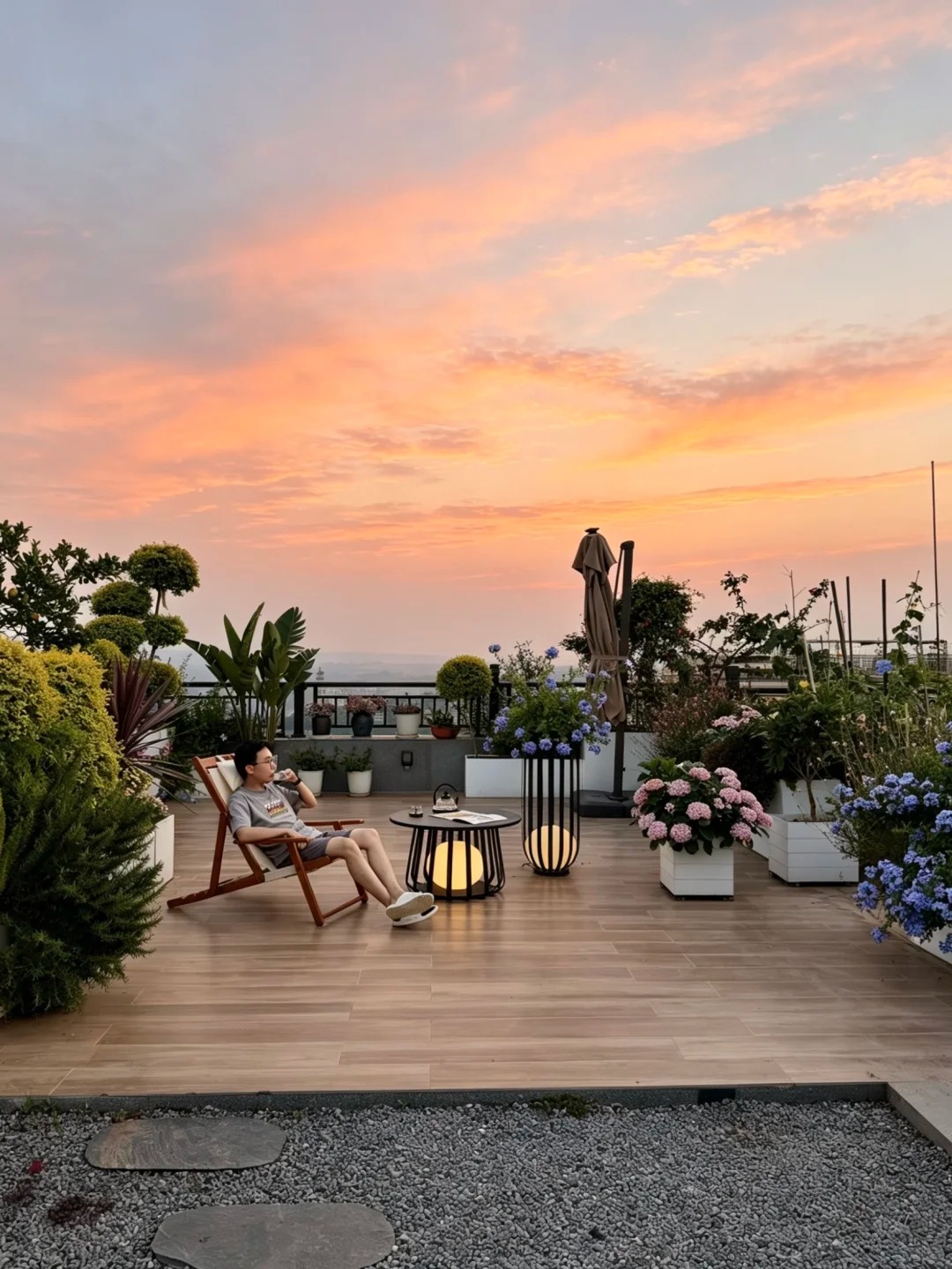 Vợ chồng trồng rau, nuôi cá trên sân thượng 100m2 của căn penthouse giá 3,7 tỷ - Ảnh 10.