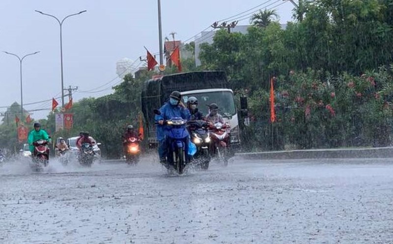 Ngày mai, miền Bắc sẽ có mưa rất to, nhiệt độ giảm - Ảnh 1.