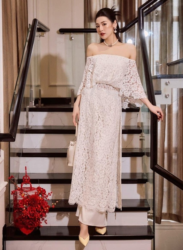 Mỹ nhân showbiz nở nụ cười trên xe Audi, theo chồng thiếu gia về dinh: Cuộc sống trong biệt thự 250 tỷ gây choáng- Ảnh 8.