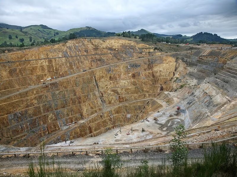 Khoan sâu gần 500m dưới lòng đất, liên tiếp phát hiện quặng vàng, bạc hàm lượng cao, ông lớn ngành khai khoáng Mỹ mạnh tay chi 158 triệu USD tăng tốc thăm dò - Ảnh 2.