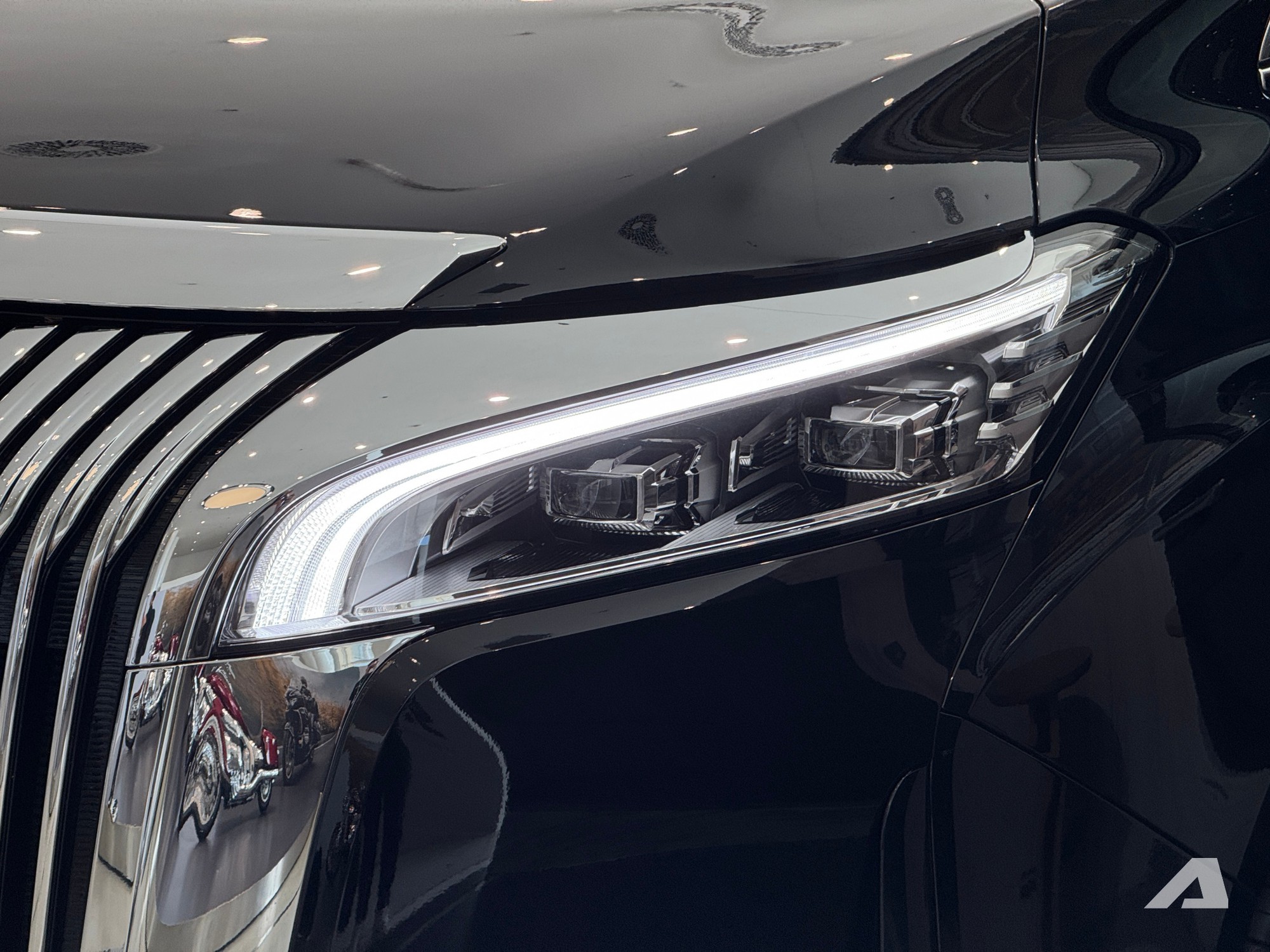 Xem thực tế MPV cỡ Toyota Alphard sắp về Việt Nam: Giá quy đổi hơn 1,7 tỷ đồng, có ghế thương gia, tủ lạnh, PHEV chạy điện 170km - Ảnh 9.