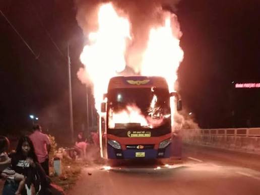 Sau nhiều tai nạn, cảnh sát giao thông kiểm tra loạt xe khách, tài xế không tìm thấy dụng cụ an toàn - Ảnh 8.