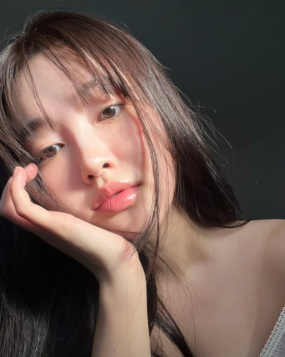 6 thói quen buổi tối nhiều người mắc phải nhưng lại âm thầm khiến cơ thể lão hóa nhanh hơn - Ảnh 4.