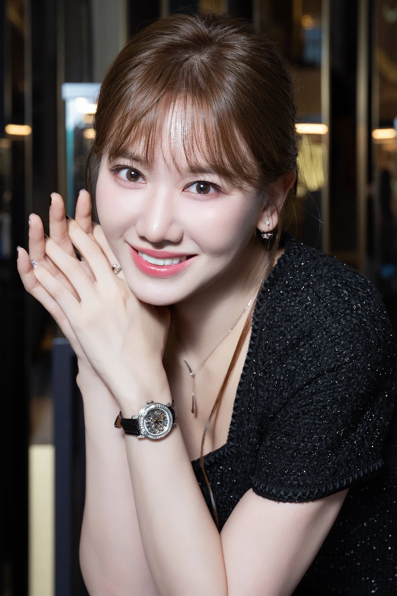 Vợ của ngôi sao nghìn tỷ Vbiz "náo loạn" miền Tây, lộ nhan sắc thật qua camera thường hút 1 triệu người xem!- Ảnh 5.