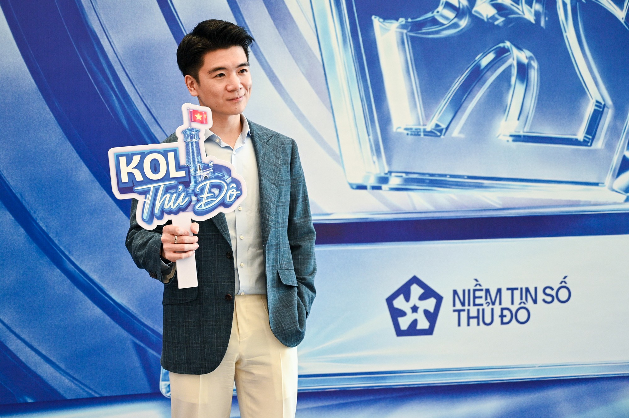 Phó Chủ tịch Đỗ Quang Vinh, doanh nhân Hannah Olala, MC Khánh Vy và các nhà sáng tạo nội dung tham gia Hội nghị KOL và Lễ ra mắt CLB Niềm tin số Thủ đô- Ảnh 4.