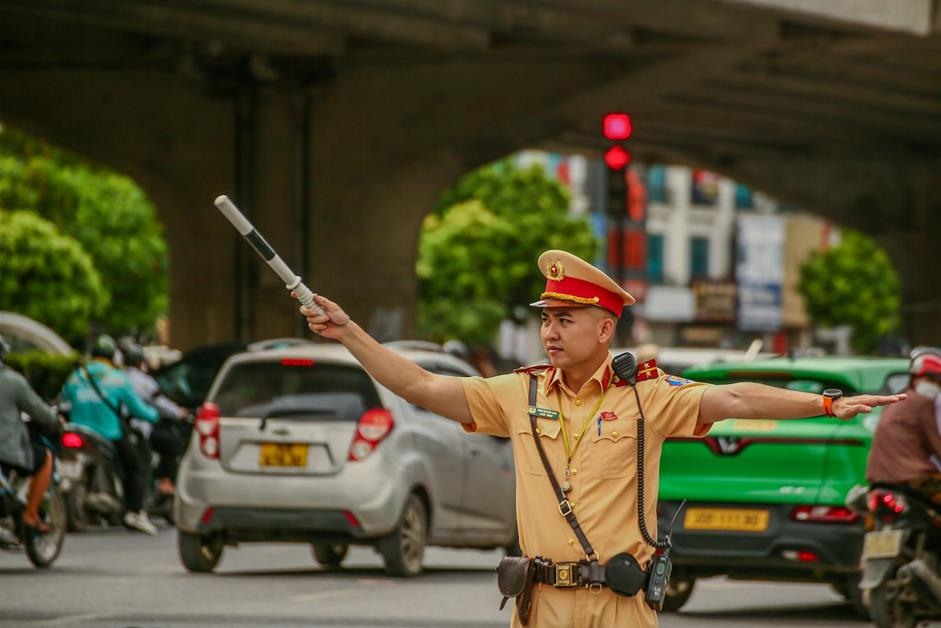Công an TP Hà Nội thông báo nóng tới tất cả người tham gia giao thông - Ảnh 2.