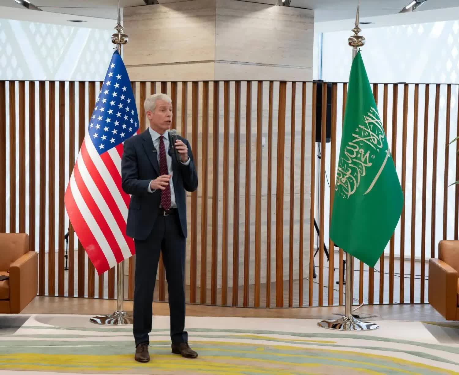 Một quyết định không báo trước khiến Tổng thống Trump phản ứng mạnh, Nhà Trắng mâu thuẫn- Ảnh 2. Một quyết định không báo trước khiến Tổng thống Trump phản ứng mạnh, Nhà Trắng mâu thuẫn- Ảnh 2.