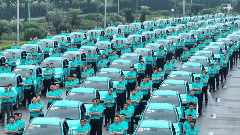 Hãng taxi của tỷ phú Phạm Nhật Vượng thu hơn 16.000 tỷ đồng, cao hơn cả Mai Linh, Vinasun và Grab cộng lại- Ảnh 1.