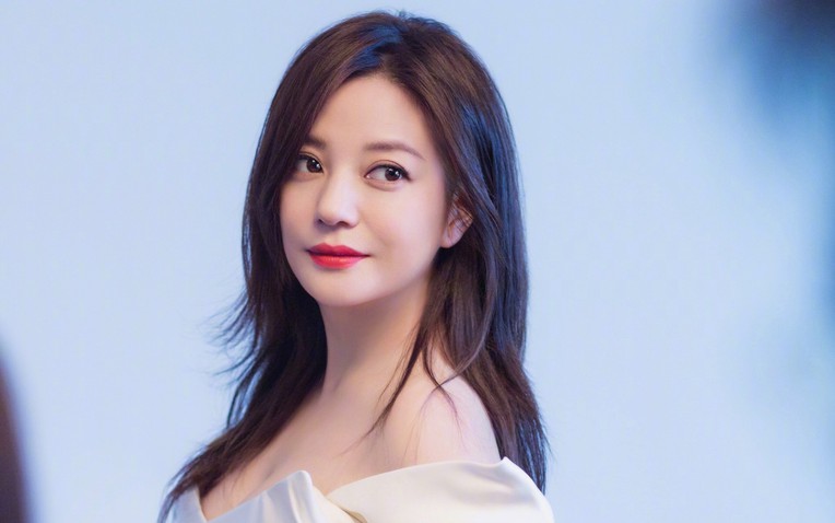 10 phút xuất hiện rồi biến mất: Điều gì đang xảy ra với Triệu Vy sau nhiều năm bị "đóng băng" sự nghiệp?- Ảnh 1.