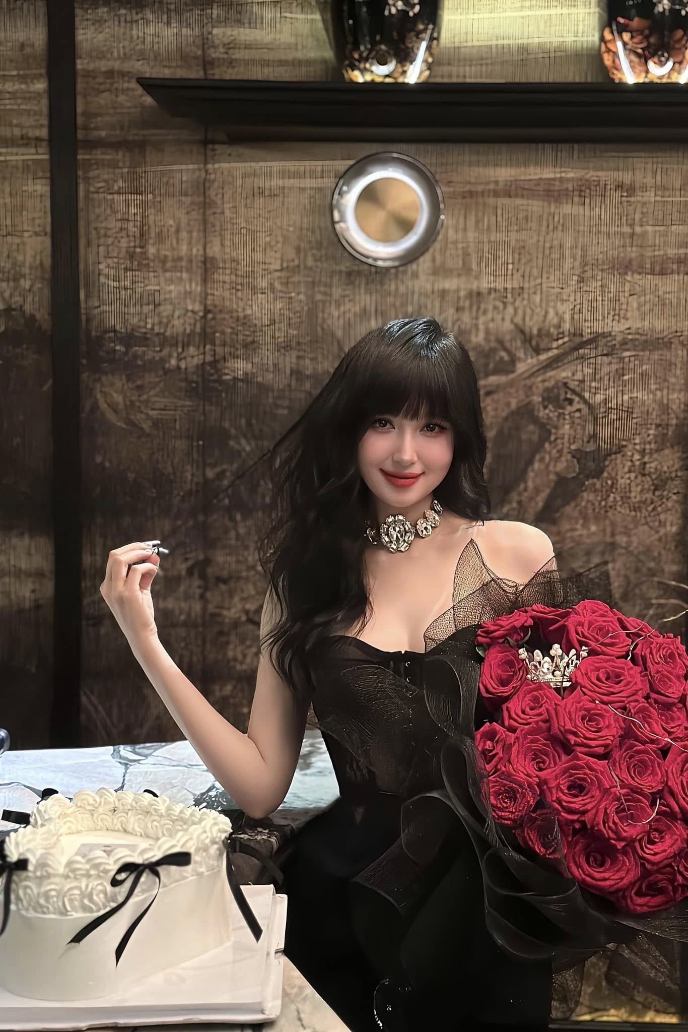Việt Nam có mỹ nhân mặt đẹp như búp bê, body lại bốc lửa: Bỏ showbiz lấy thiếu gia, 10 năm không trở lại - Ảnh 4.