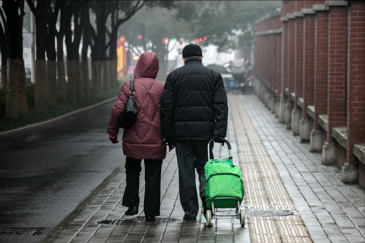 Bỏ hơn 1,8 tỷ đồng mua căn hộ tầng trệt có sân cho bố mẹ dưỡng già, tôi không ngờ chỉ sau chưa đầy 2 năm cả nhà đều hối hận- Ảnh 5.
