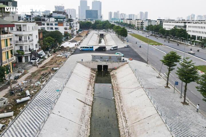 Cận cảnh tuyến đường cửa ngõ Tây Hồ Tây lột xác sau dự án chống ngập- Ảnh 3.