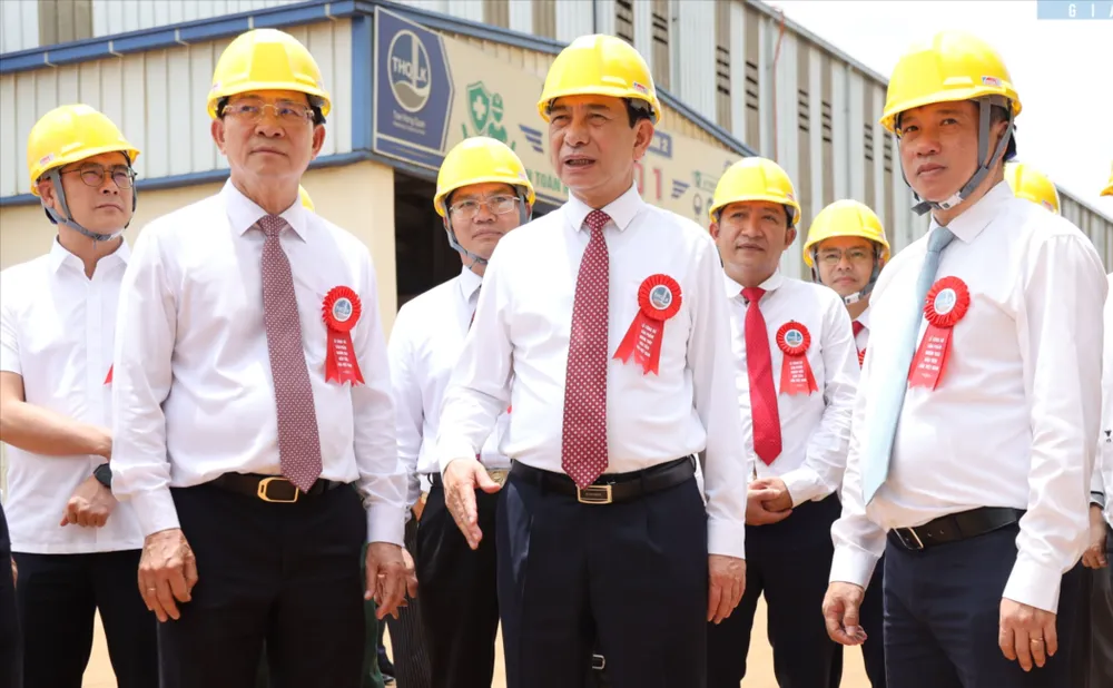Lâm Đồng: Công bố sản phẩm nhôm thỏi đầu tiên của Việt Nam- Ảnh 3.