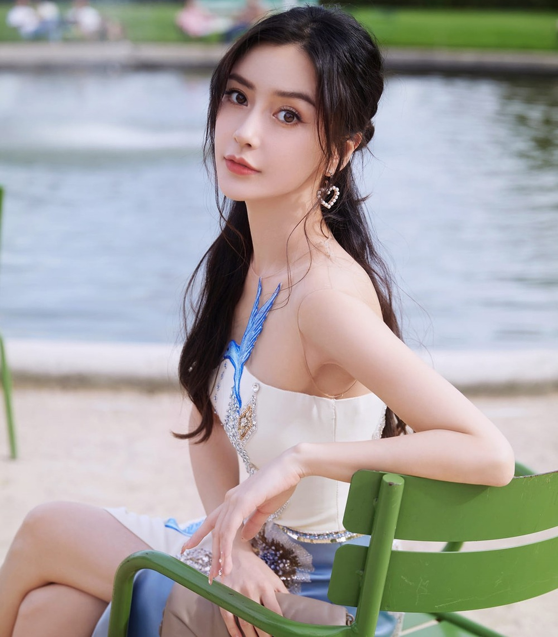 Dụi mắt không nhận ra Angelababy ở tuổi 13- Ảnh 8.