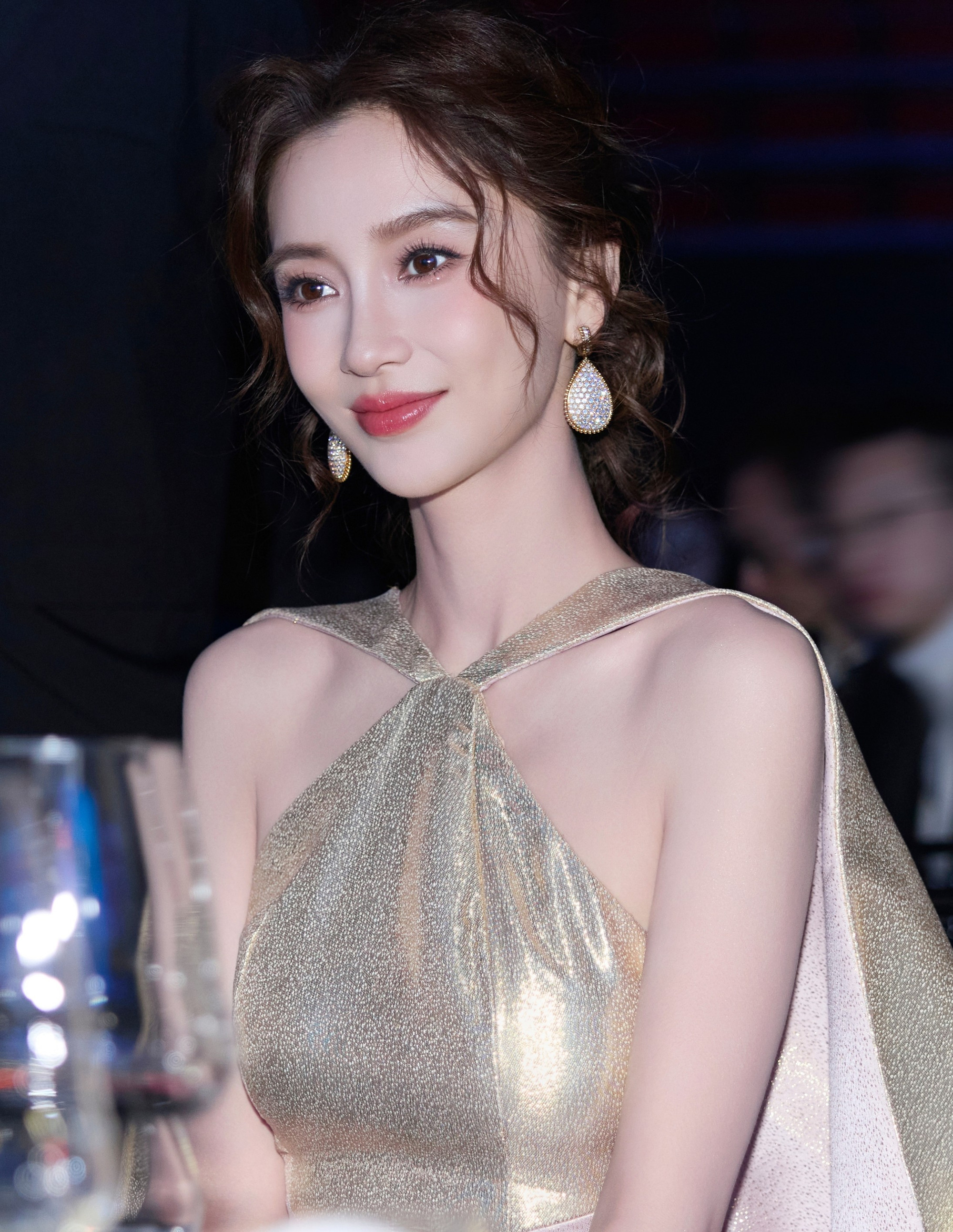 Dụi mắt không nhận ra Angelababy ở tuổi 13- Ảnh 11.