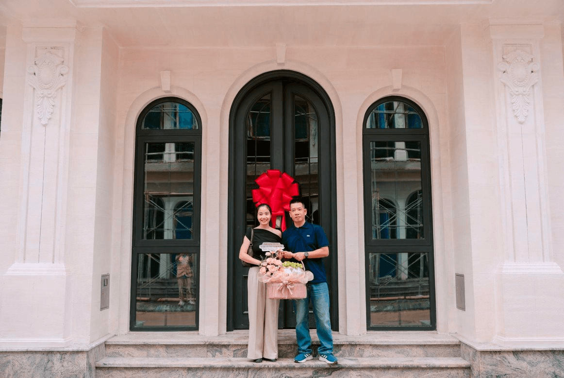 Khách hàng chính thức nhận bàn giao nhà phố châu Âu tại Noble Palace Tay Thang Long WorldHotels Residences- Ảnh 2.