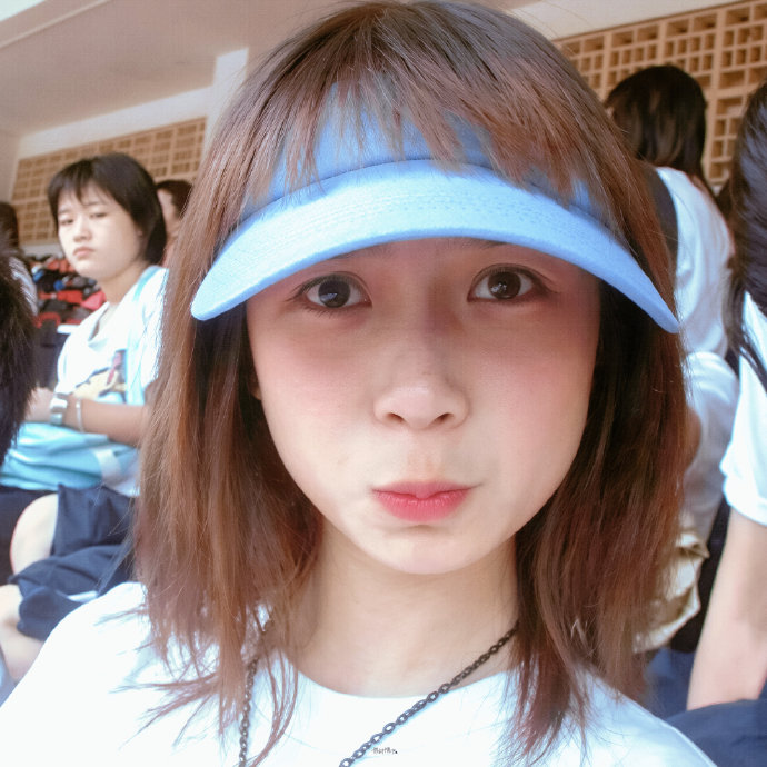 Dụi mắt không nhận ra Angelababy ở tuổi 13- Ảnh 1.