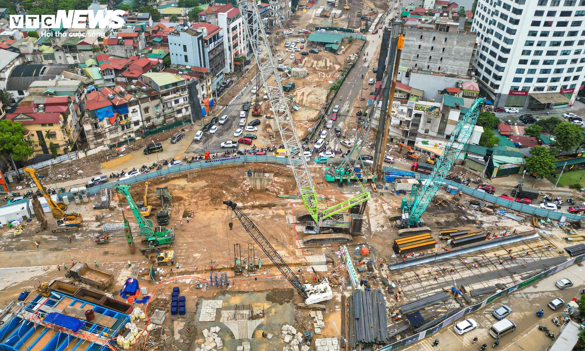 Cận cảnh đại công trường thi công nhà ga metro số 5 giữa trung tâm Hà Nội- Ảnh 13.