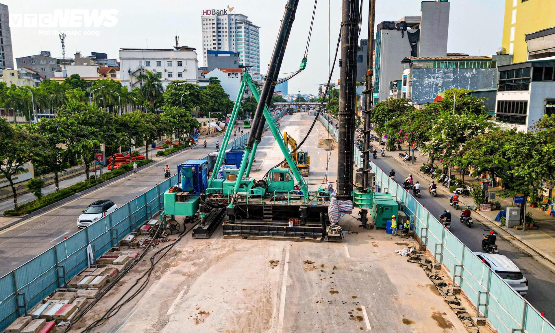 Cận cảnh đại công trường thi công nhà ga metro số 5 giữa trung tâm Hà Nội- Ảnh 12.